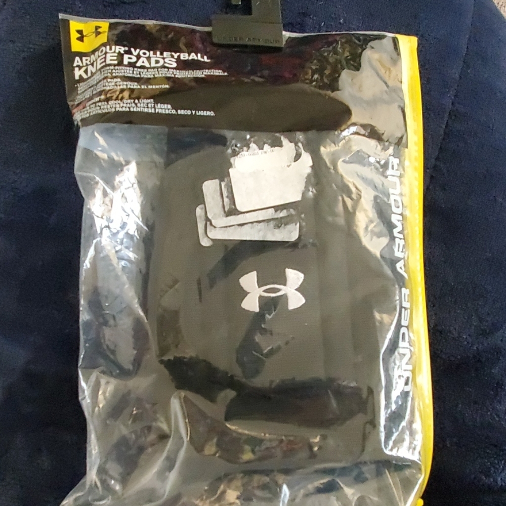 Under Armour volleyball knee pads